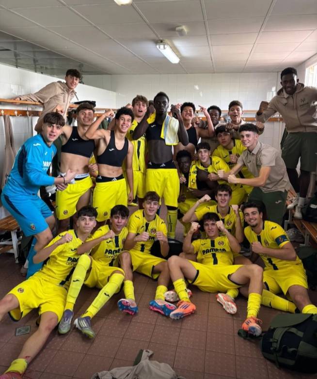 西甲梯队半程冠军！15岁留洋新星闪耀，首发10场3球6助，董路欣慰